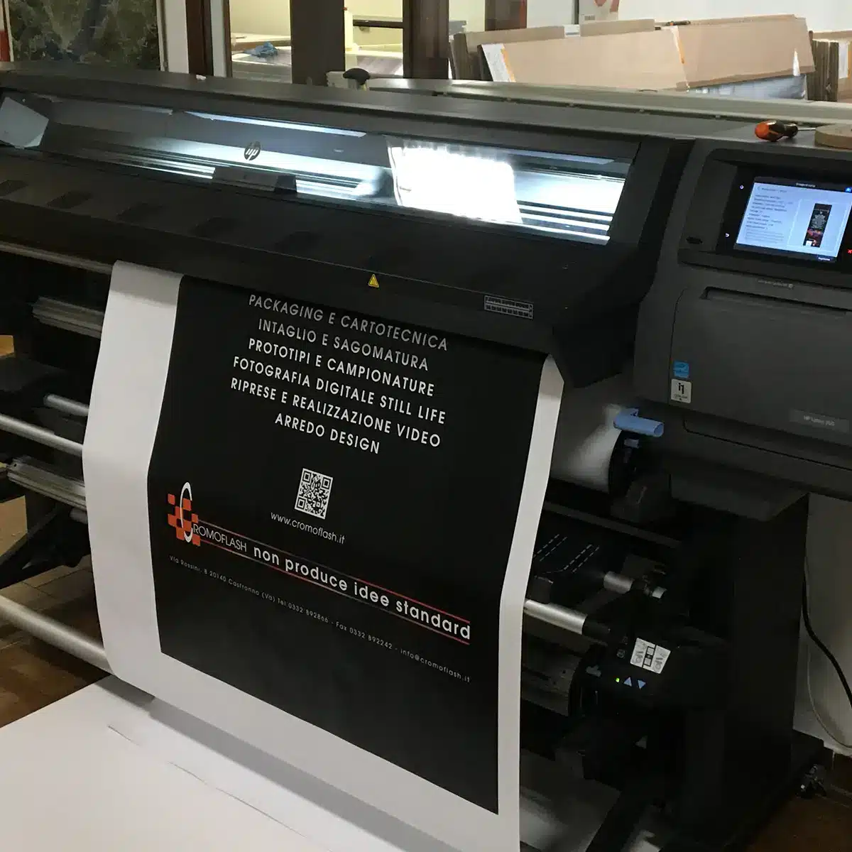 Dettaglio di stampa roll to roll per pellicola adesiva di Cromoflash