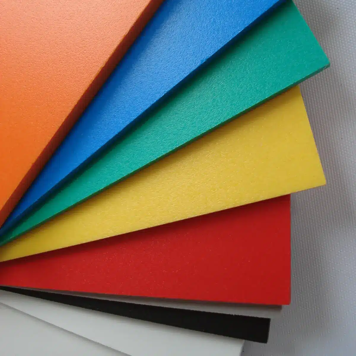 Forex di diversi colori per insegne pubblicitarie di Varese e Lugano