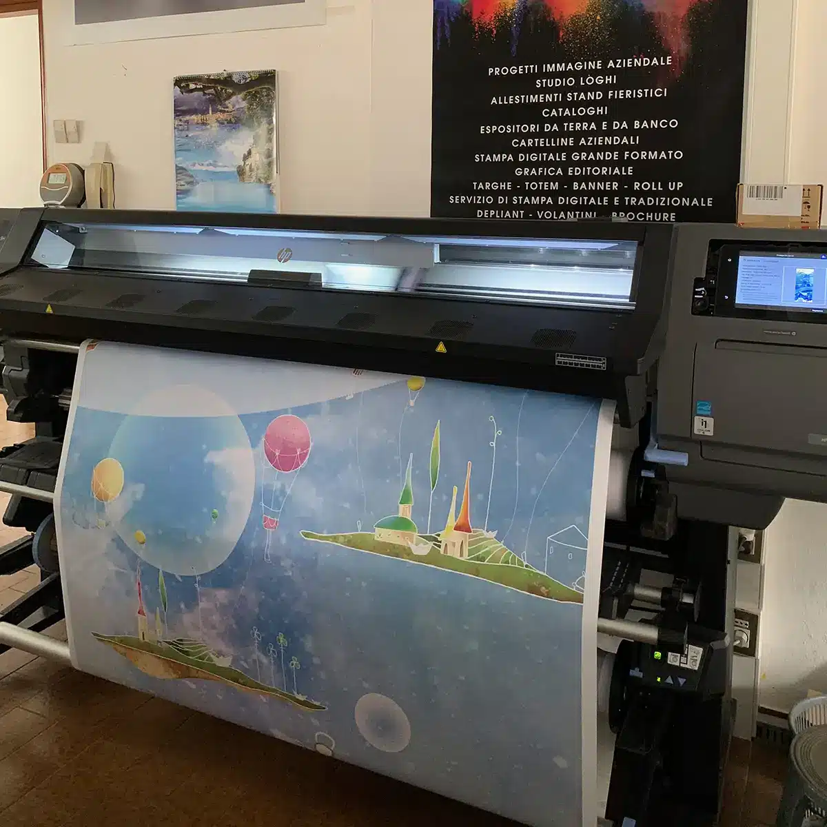 Pellicola adesiva con pianeti stampata da Cromoflash a Varese