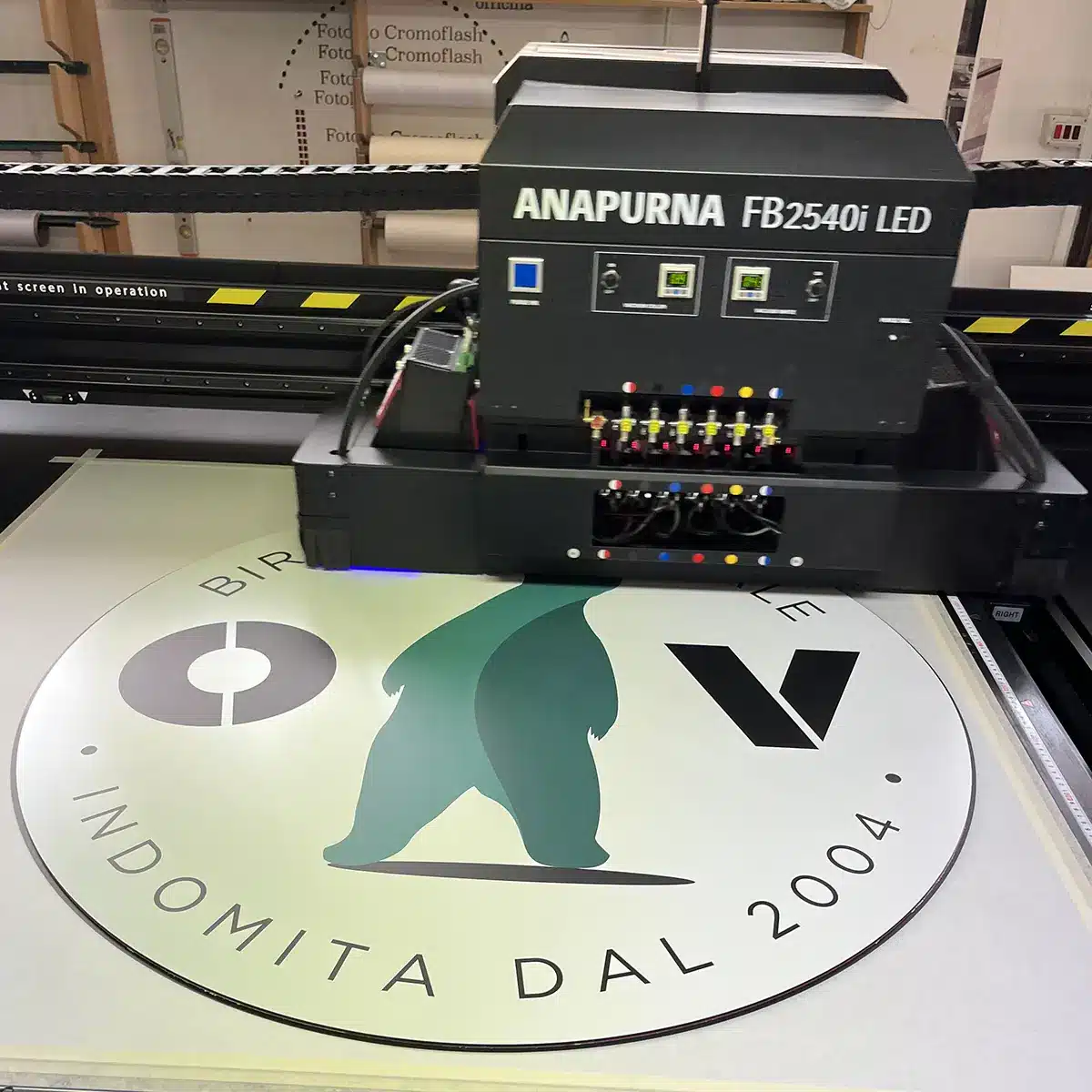 Stampa di un logo verde per cartellone pubblicitario