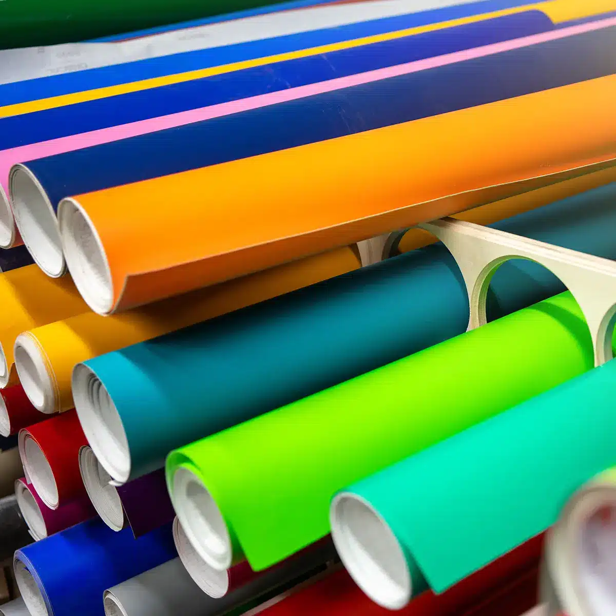 Tubi di carta colorata per brochure